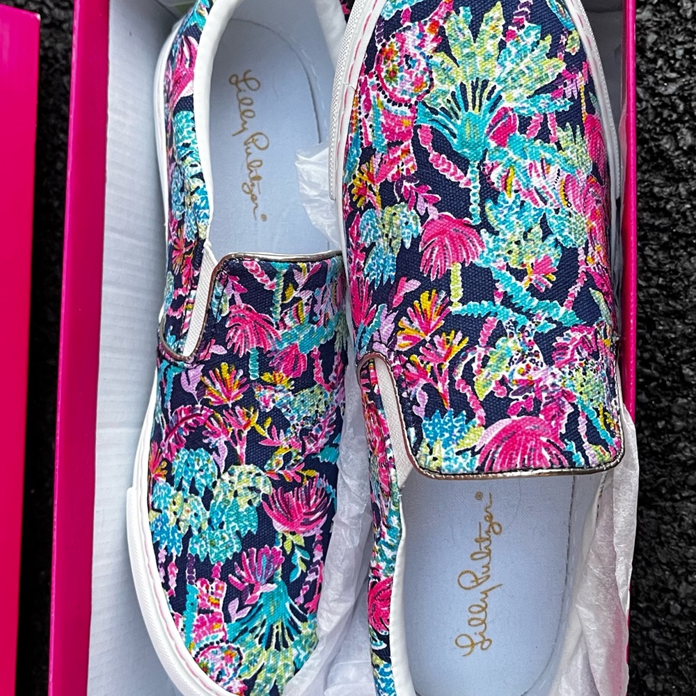 Lily Pulitzer Julie Sneaker in Oyster Bay Navy, NWT, never worn